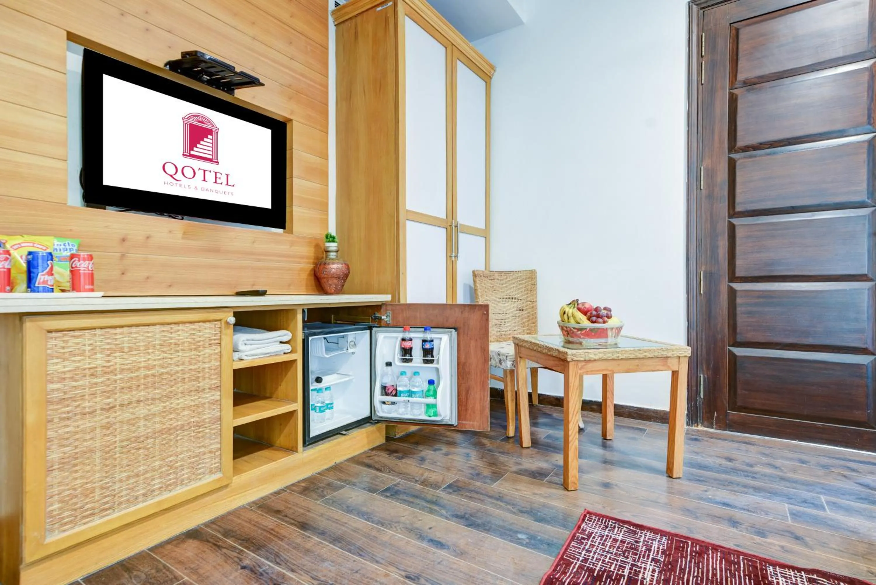 TV and multimedia in Qotel Signature Lavish Inn Rajouri Garden