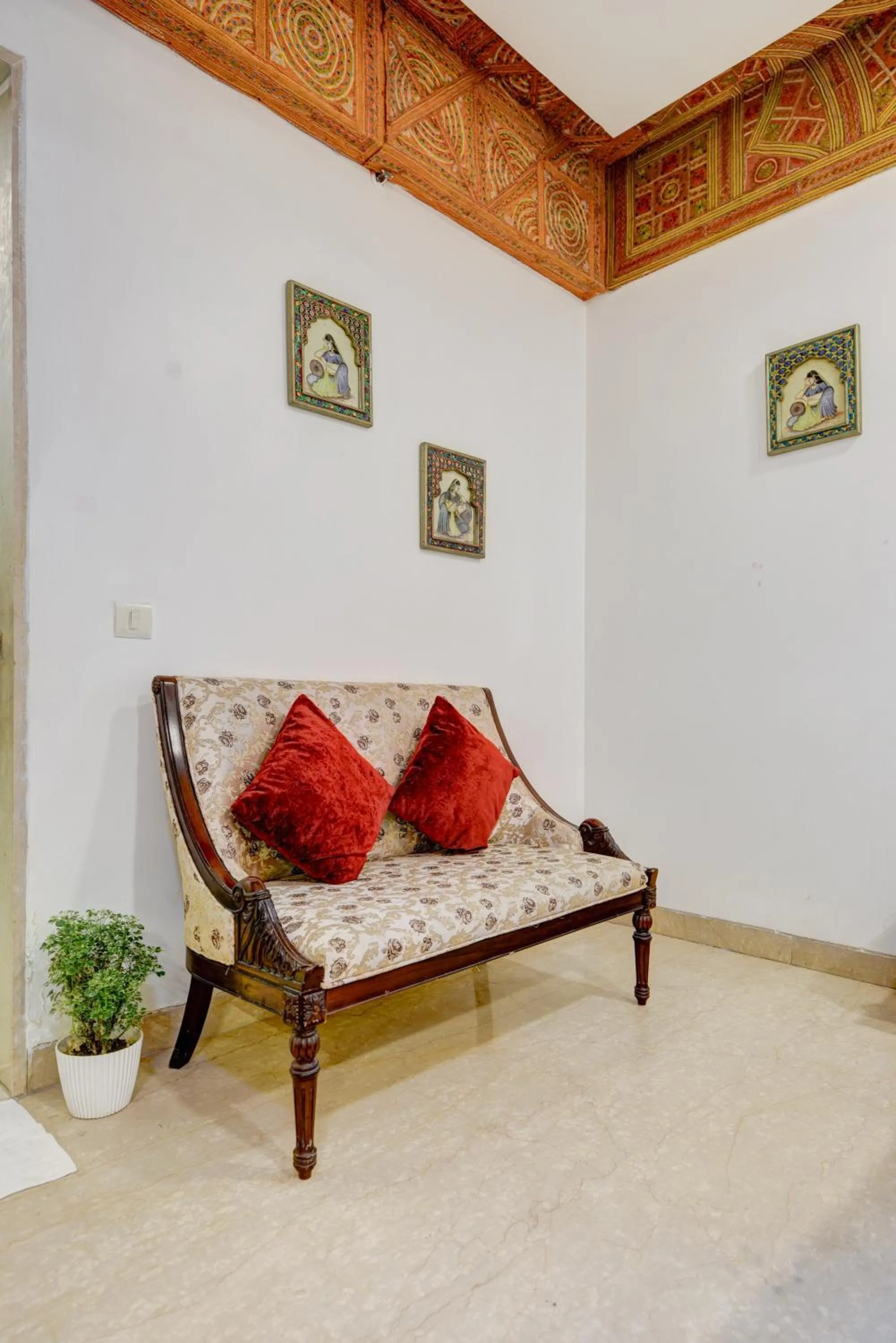 Living room in Qotel Signature Lavish Inn Rajouri Garden