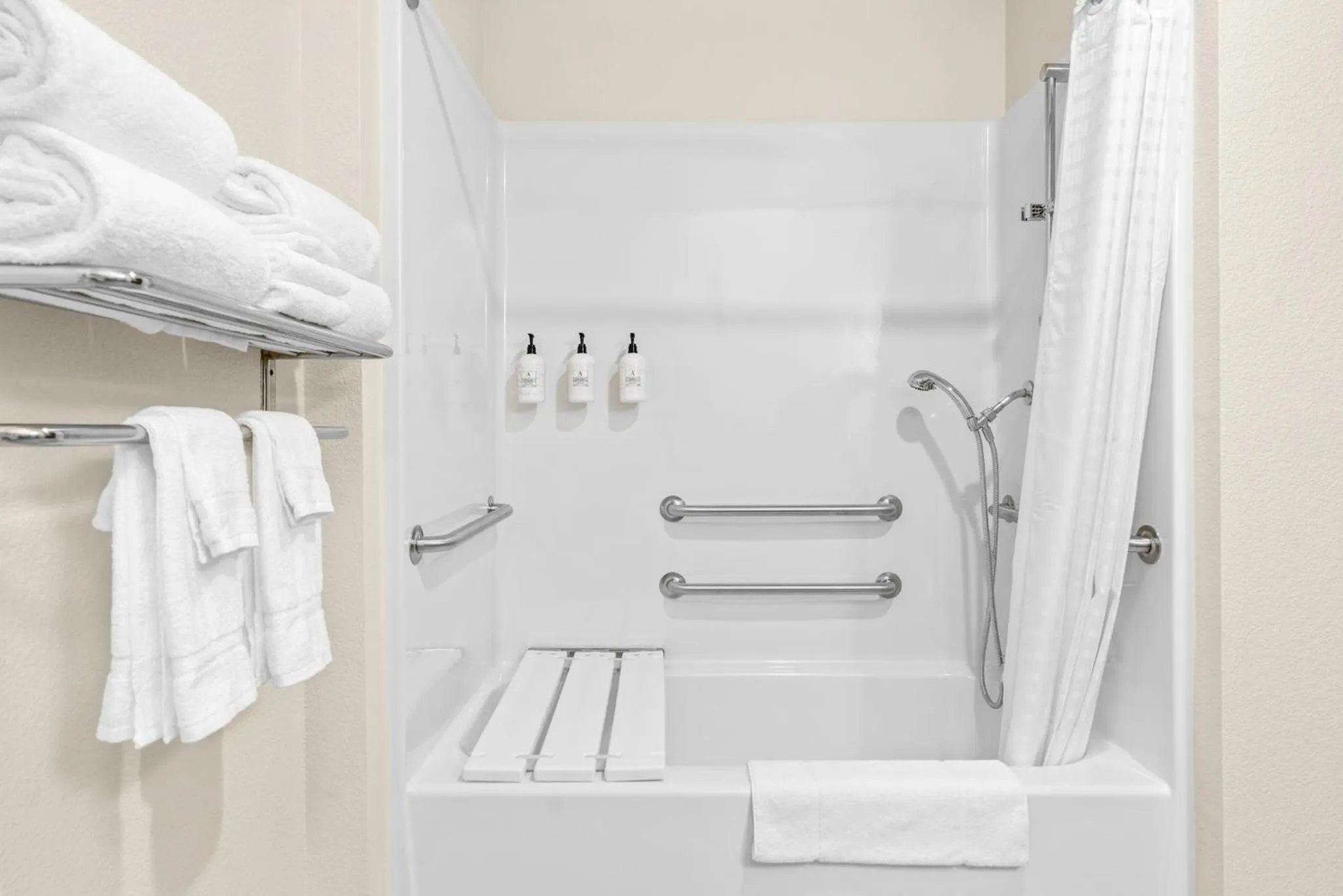 Bathroom in Cobblestone Hotel & Suites - Lynden