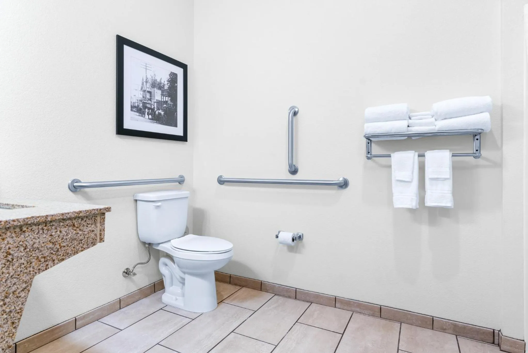 Bathroom in Cobblestone Hotel & Suites - Lynden