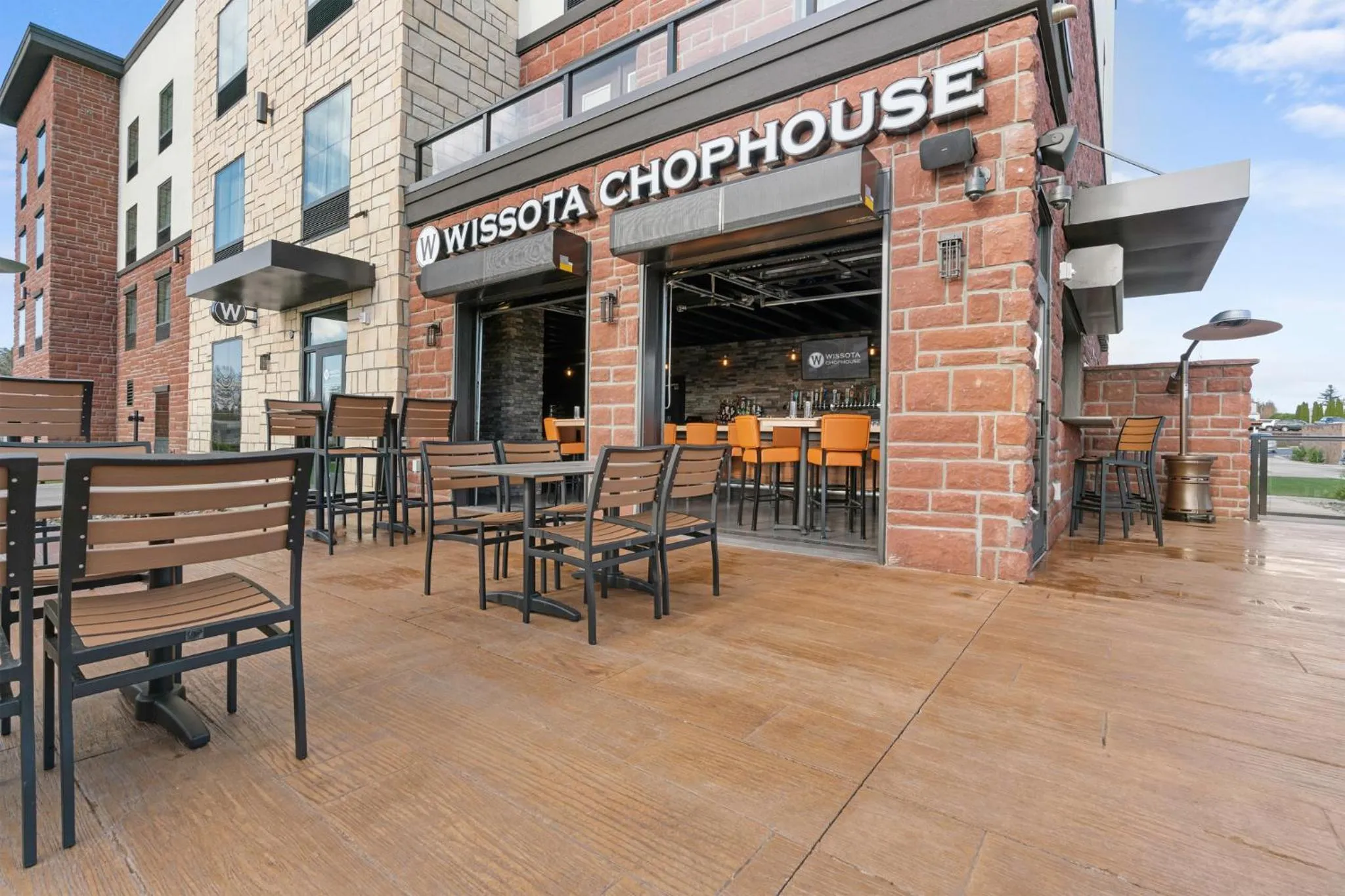 Patio in Cobblestone Hotel & Suites - Lynden