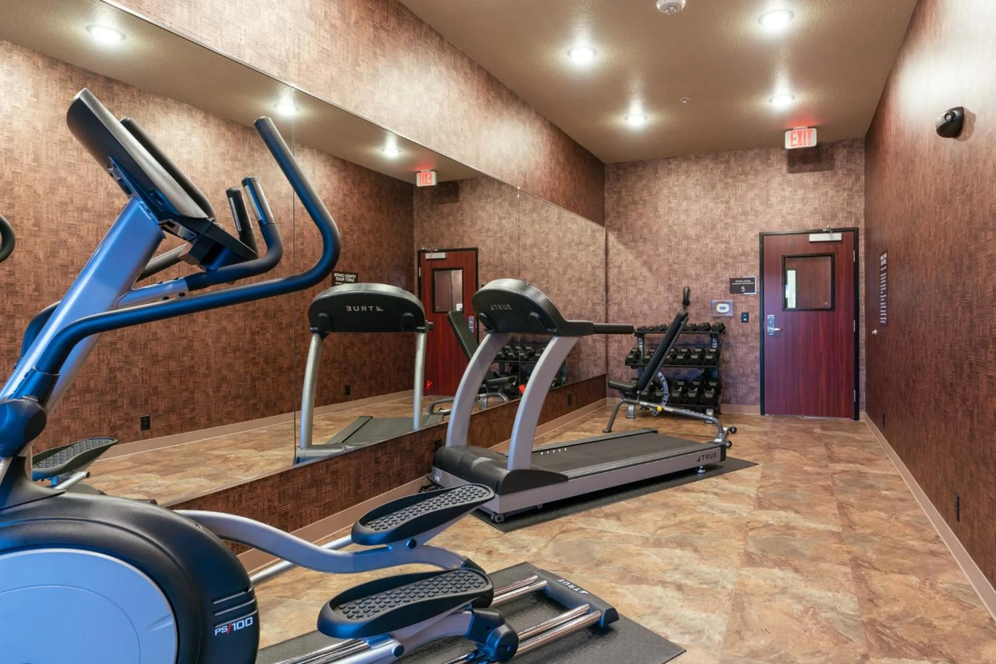 Fitness centre/facilities in Cobblestone Hotel & Suites - Lynden
