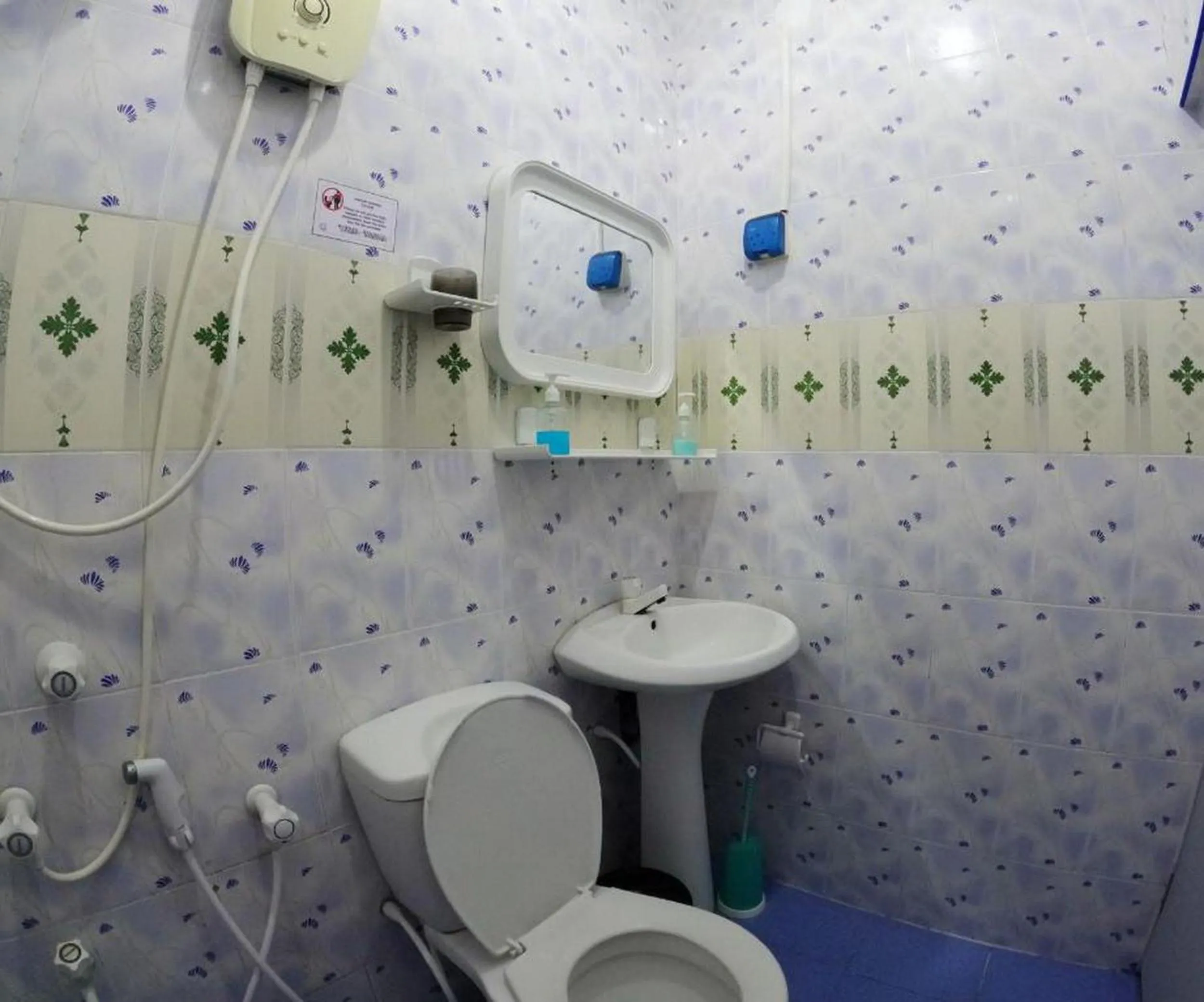 Shower in Adroit Beach Inn