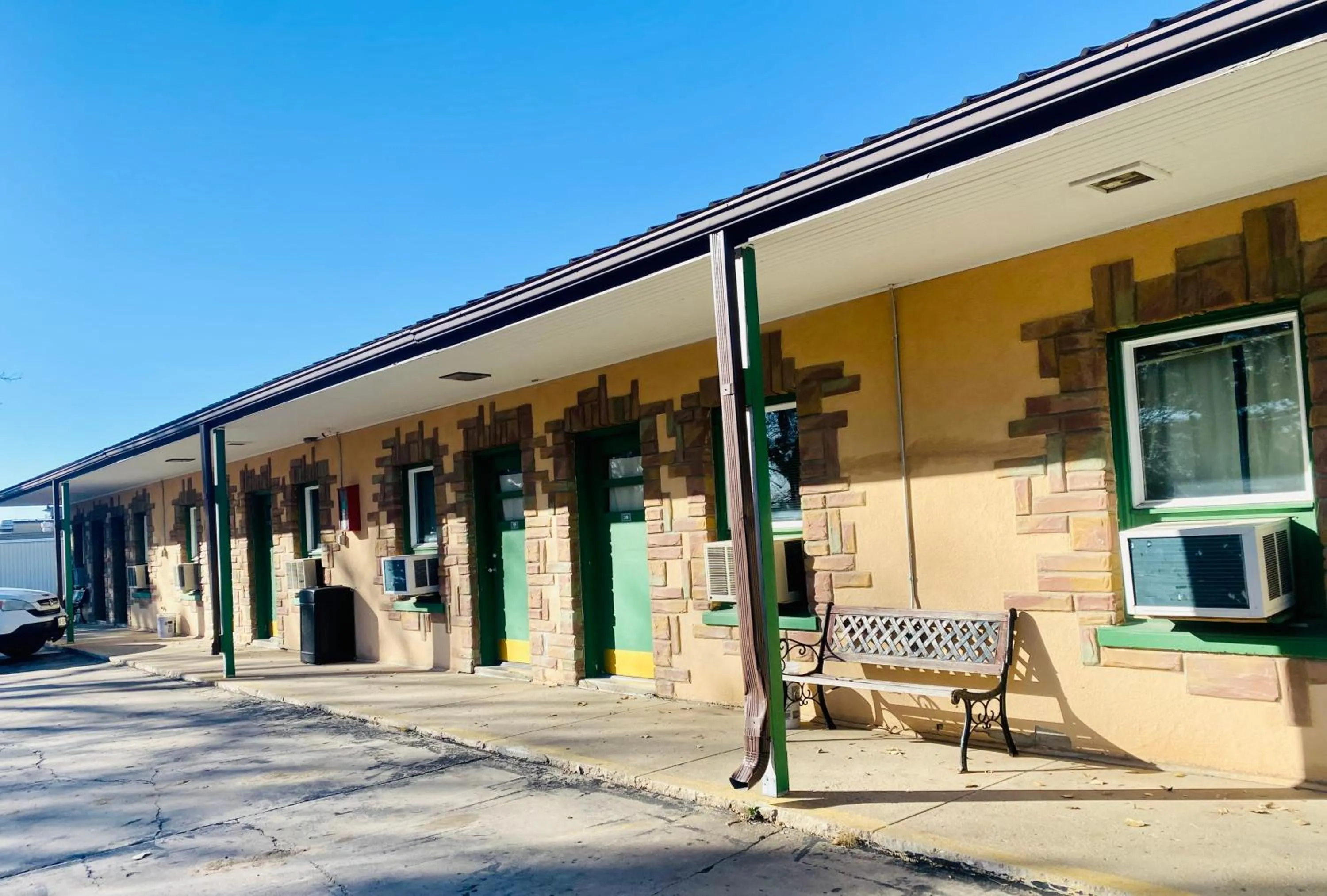 Property building in Hillcrest Motel