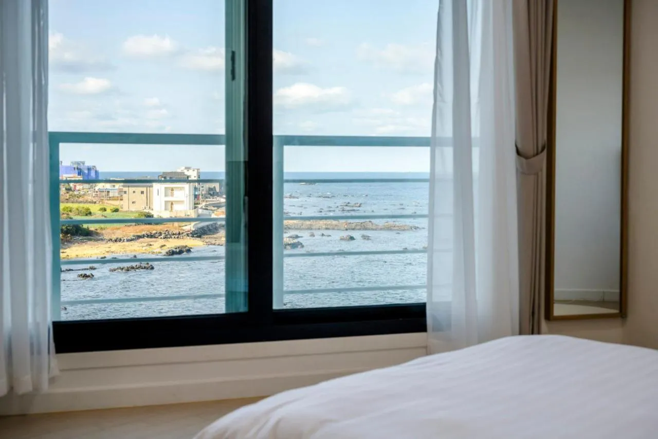 Bed in On The Sea Pension