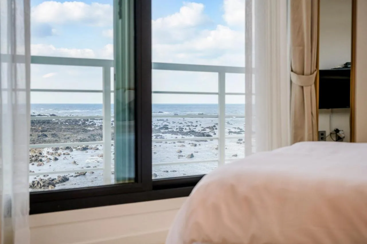 Bed in On The Sea Pension