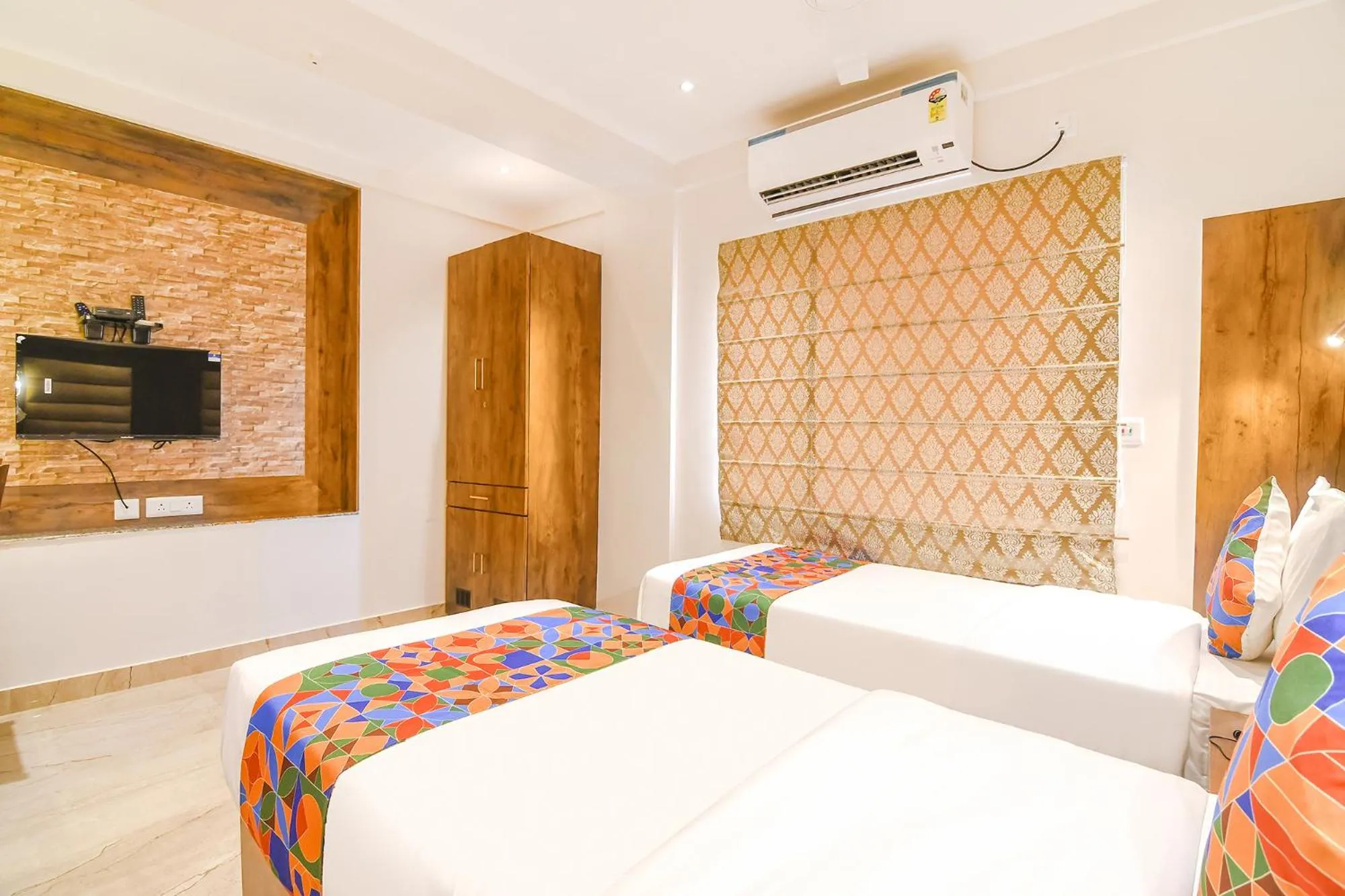 Bed in FabHotel Prime The Pavilion - Nr City Centre 2