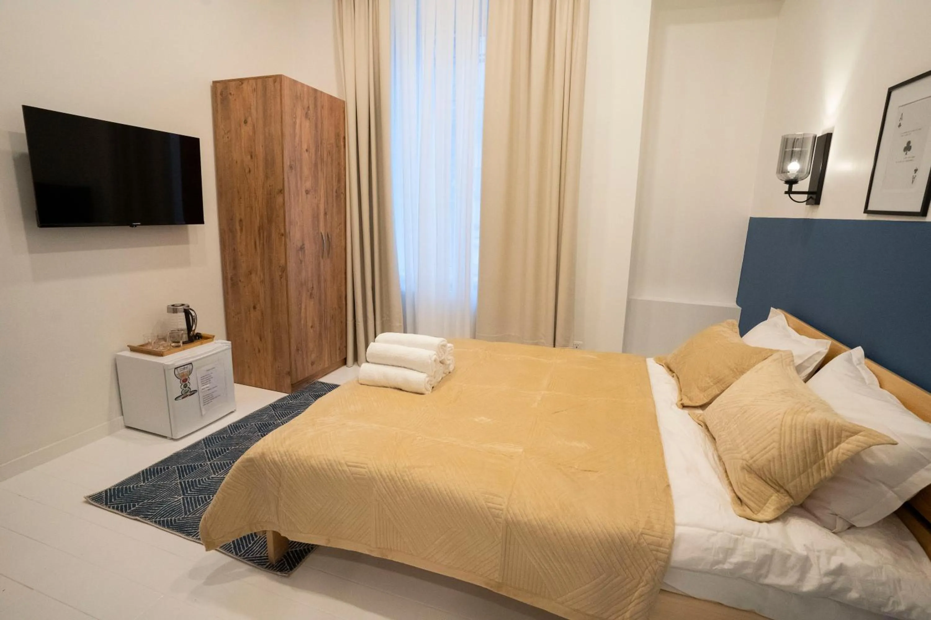 Bed in Sulitzer Residence