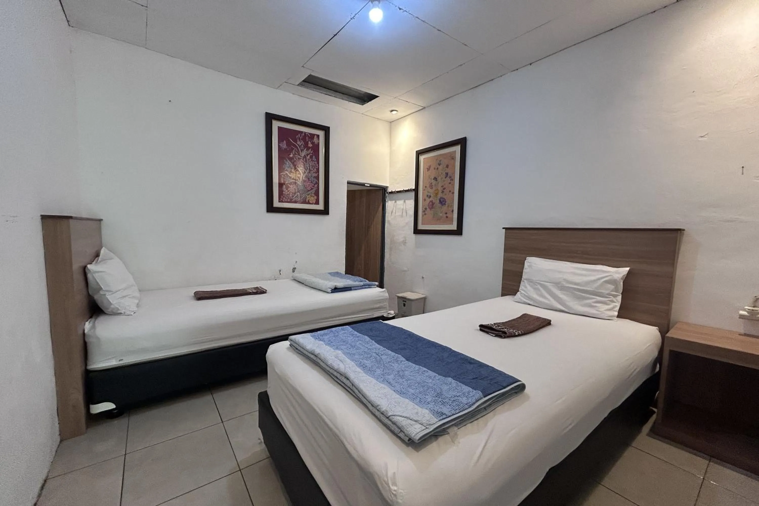 Photo of the whole room, Bed in Carla Garden