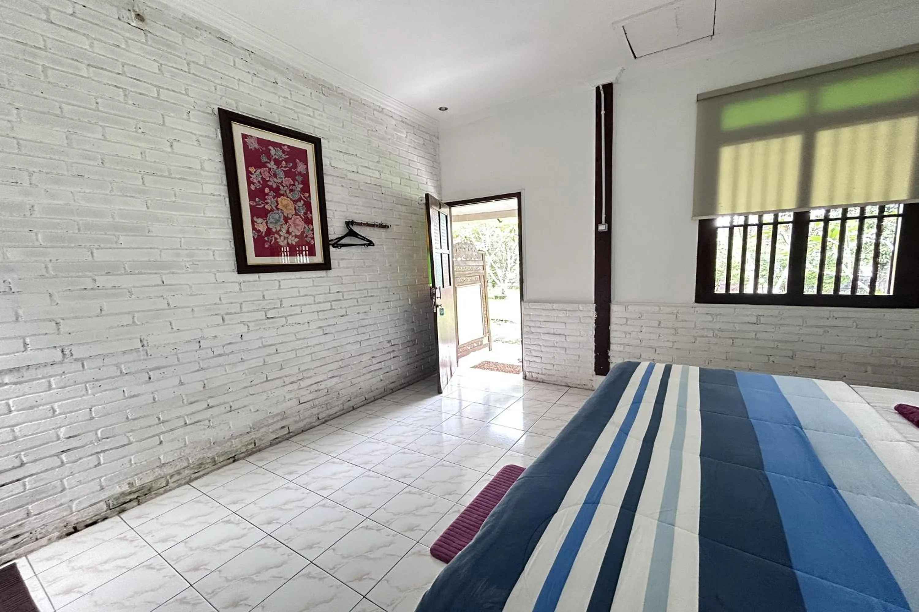 Bedroom, Bed in Carla Garden