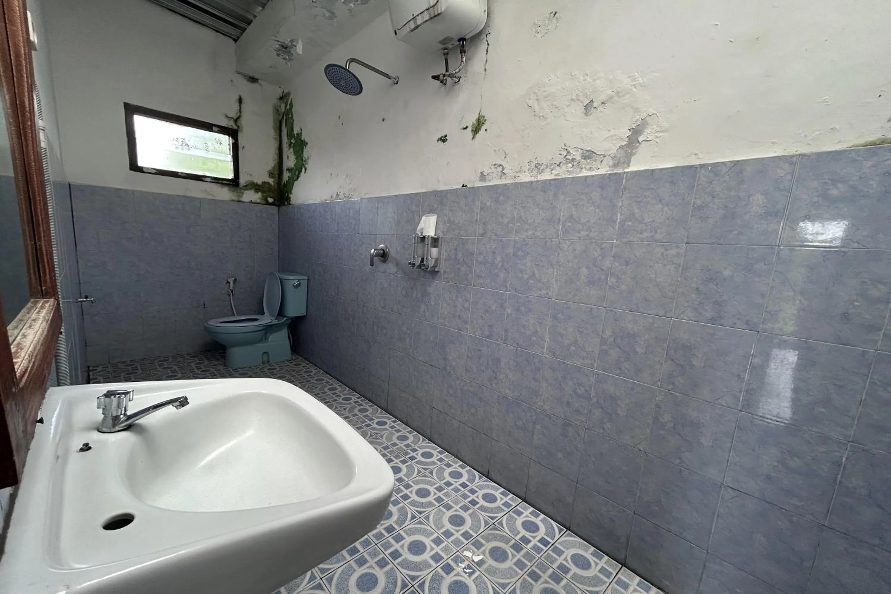 Bathroom in Carla Garden