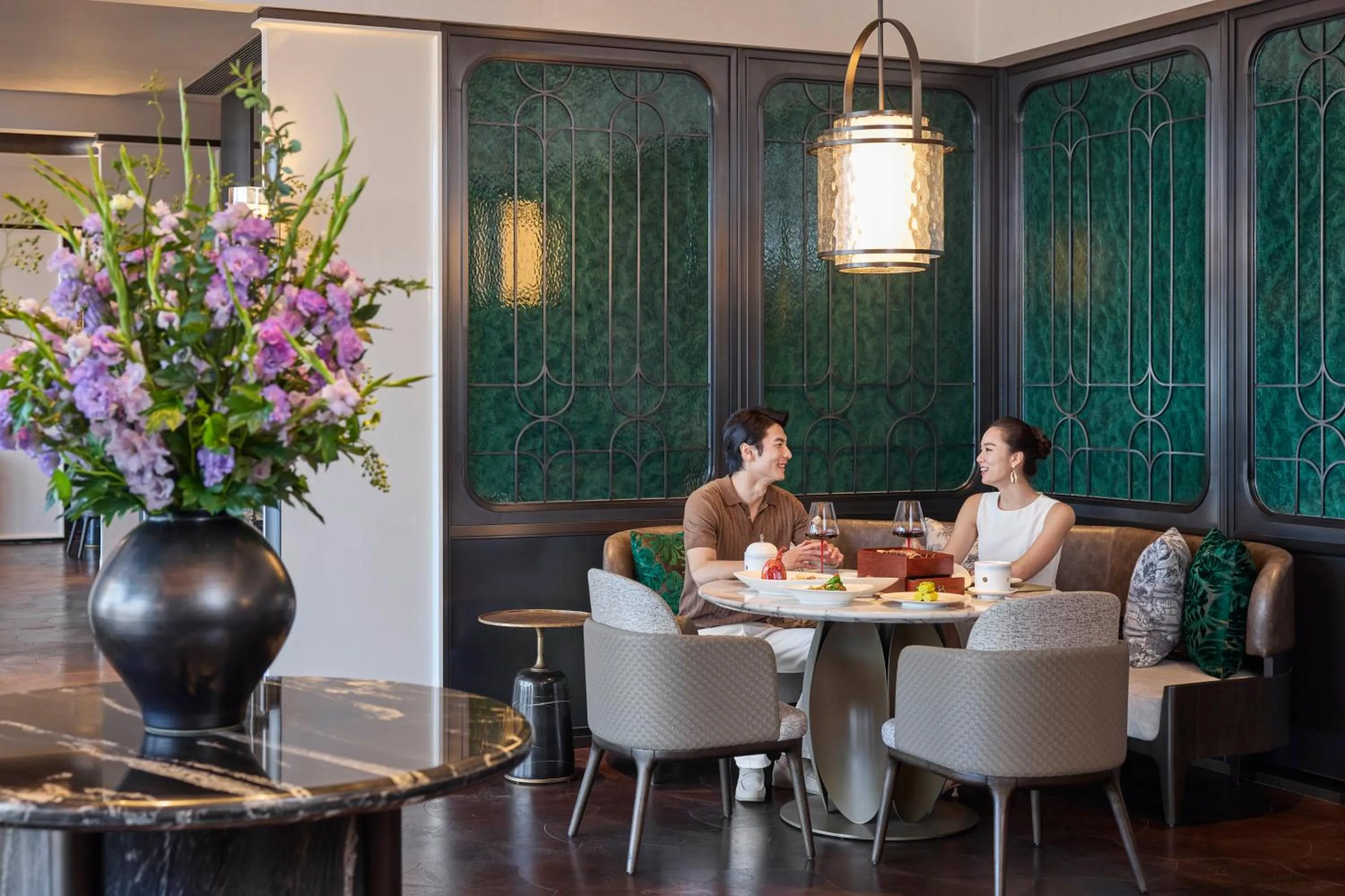 Restaurant/places to eat in Conrad Chongqing - Indulge in the magical 8D city landscape