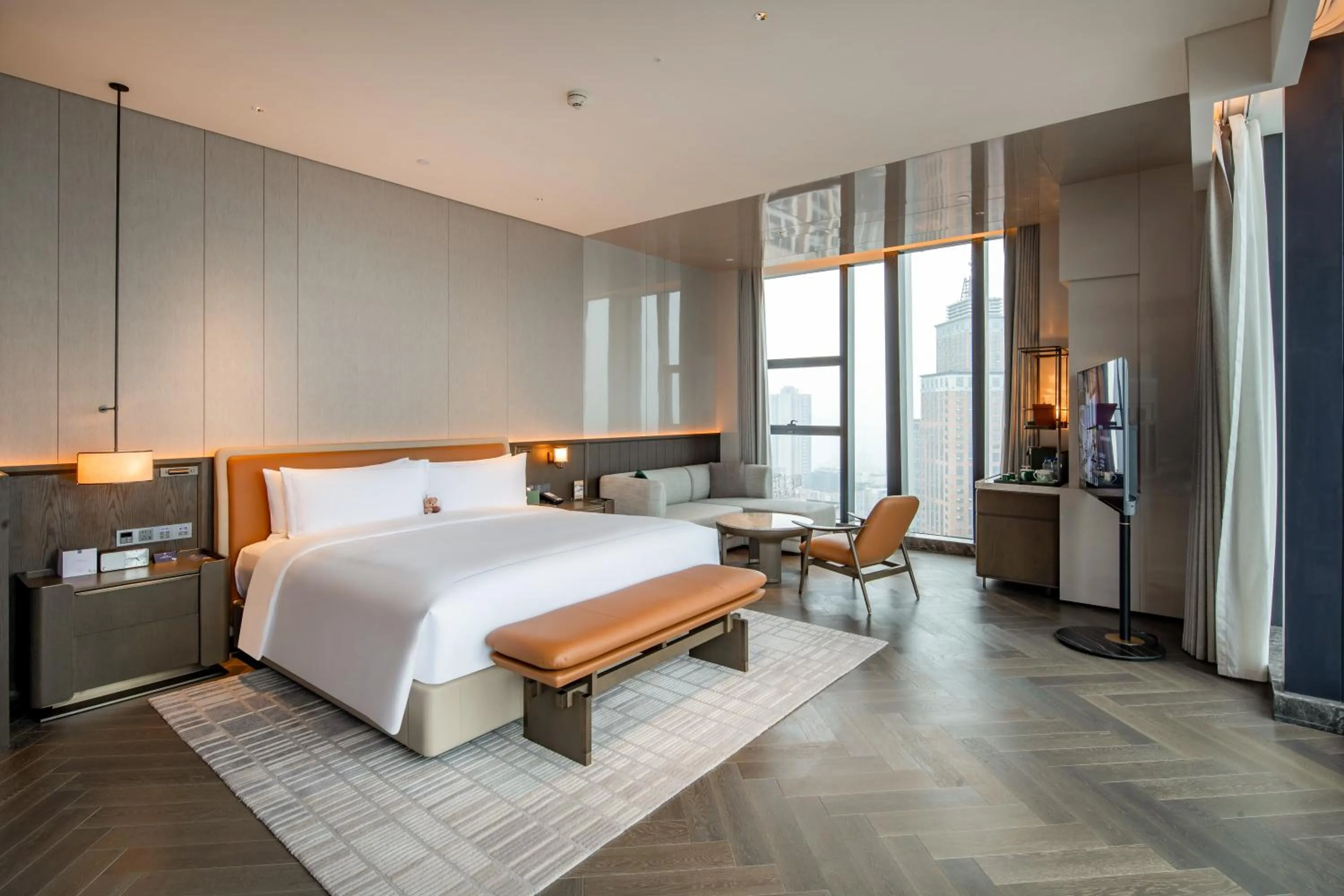 Photo of the whole room, Bed in Conrad Chongqing - Indulge in the magical 8D city landscape