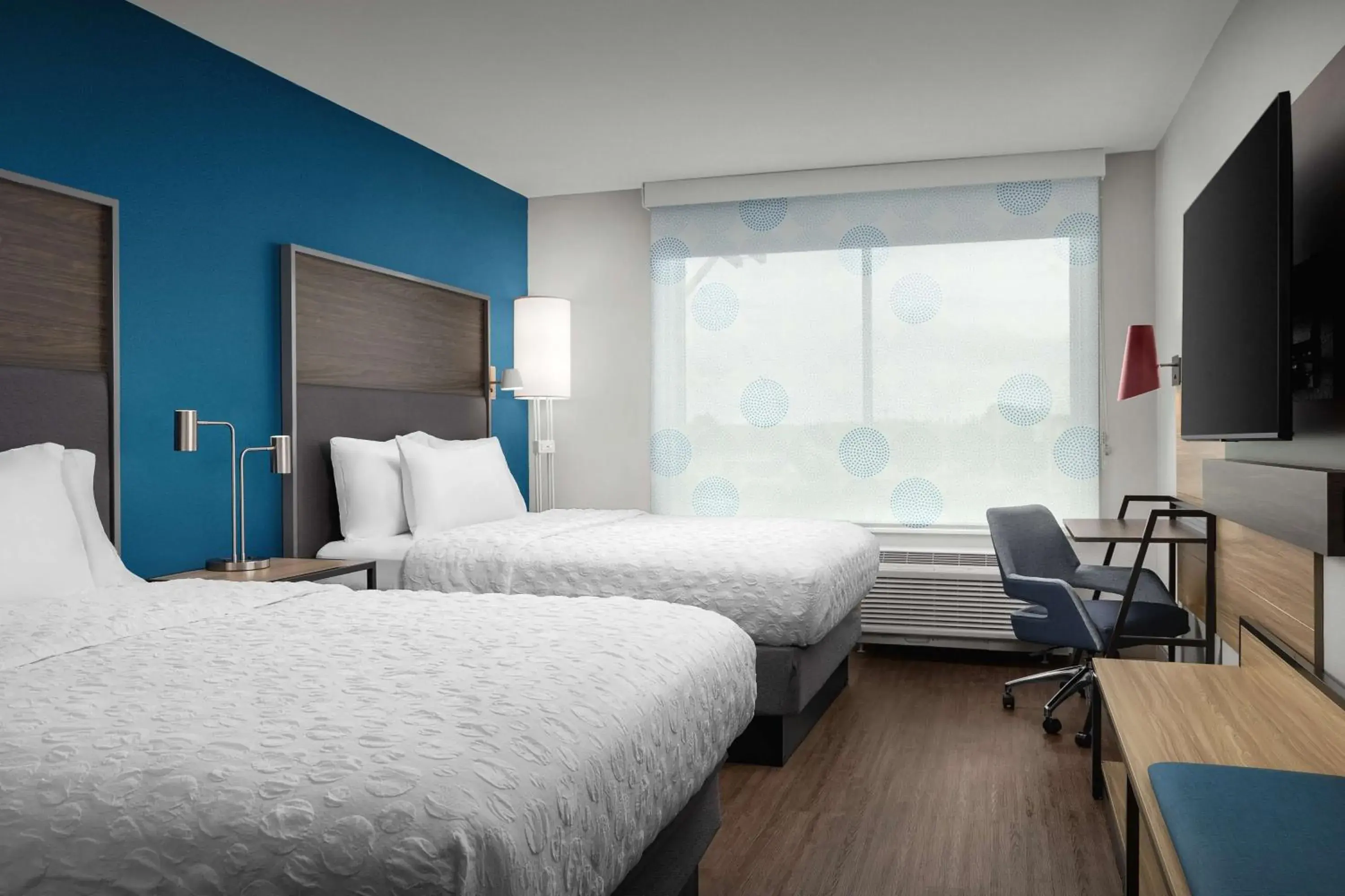 Queen Room with Two Queen Beds and Walk-In Shower in Tru By Hilton Columbus East Broad Queen Room with Two Queen Beds and Walk-In Shower in Tru By Hilton Columbus East Broad