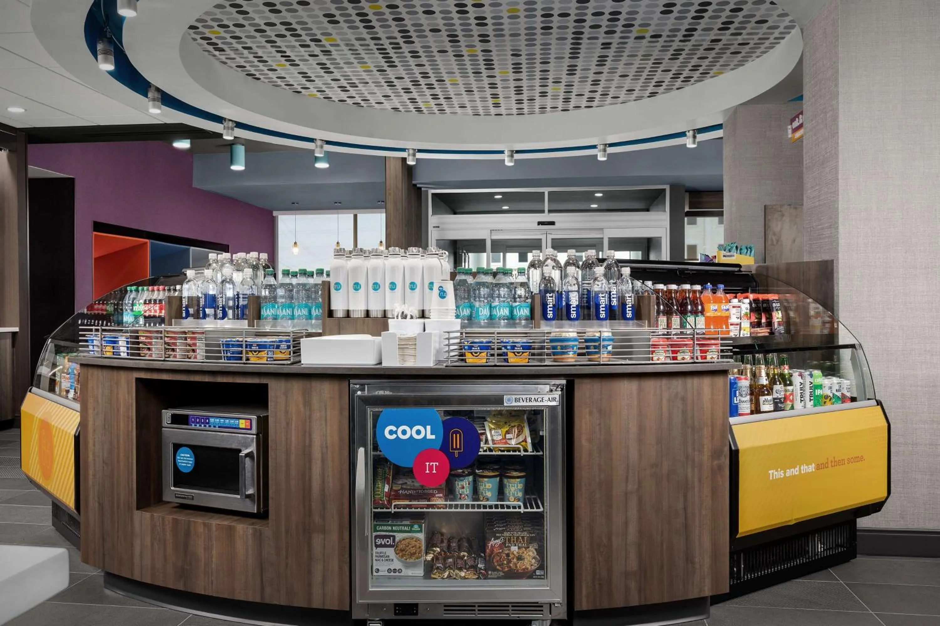 Restaurant/places to eat in Tru By Hilton Columbus East Broad