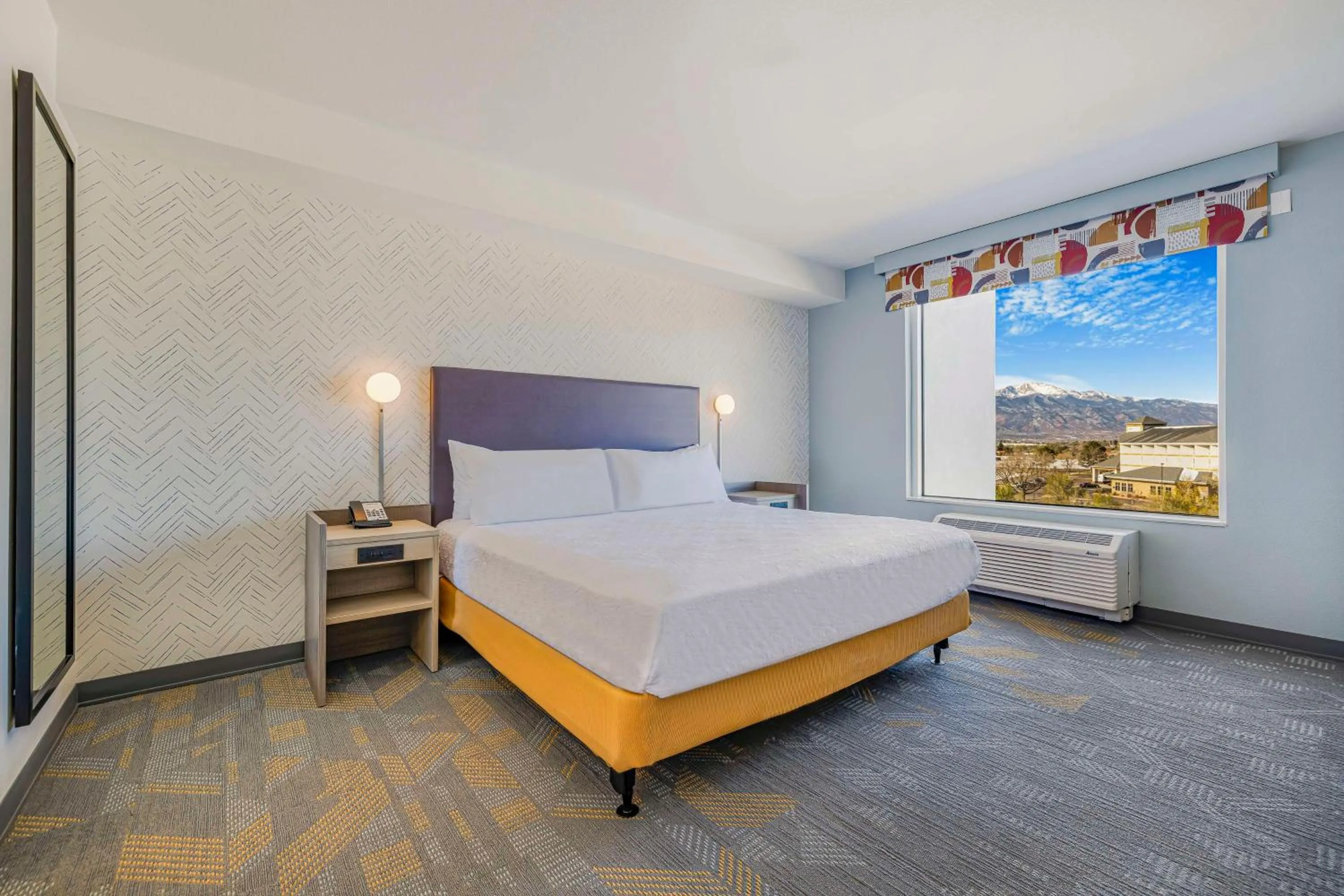 Bed in Home2 Suites By Hilton Colorado Springs Airport