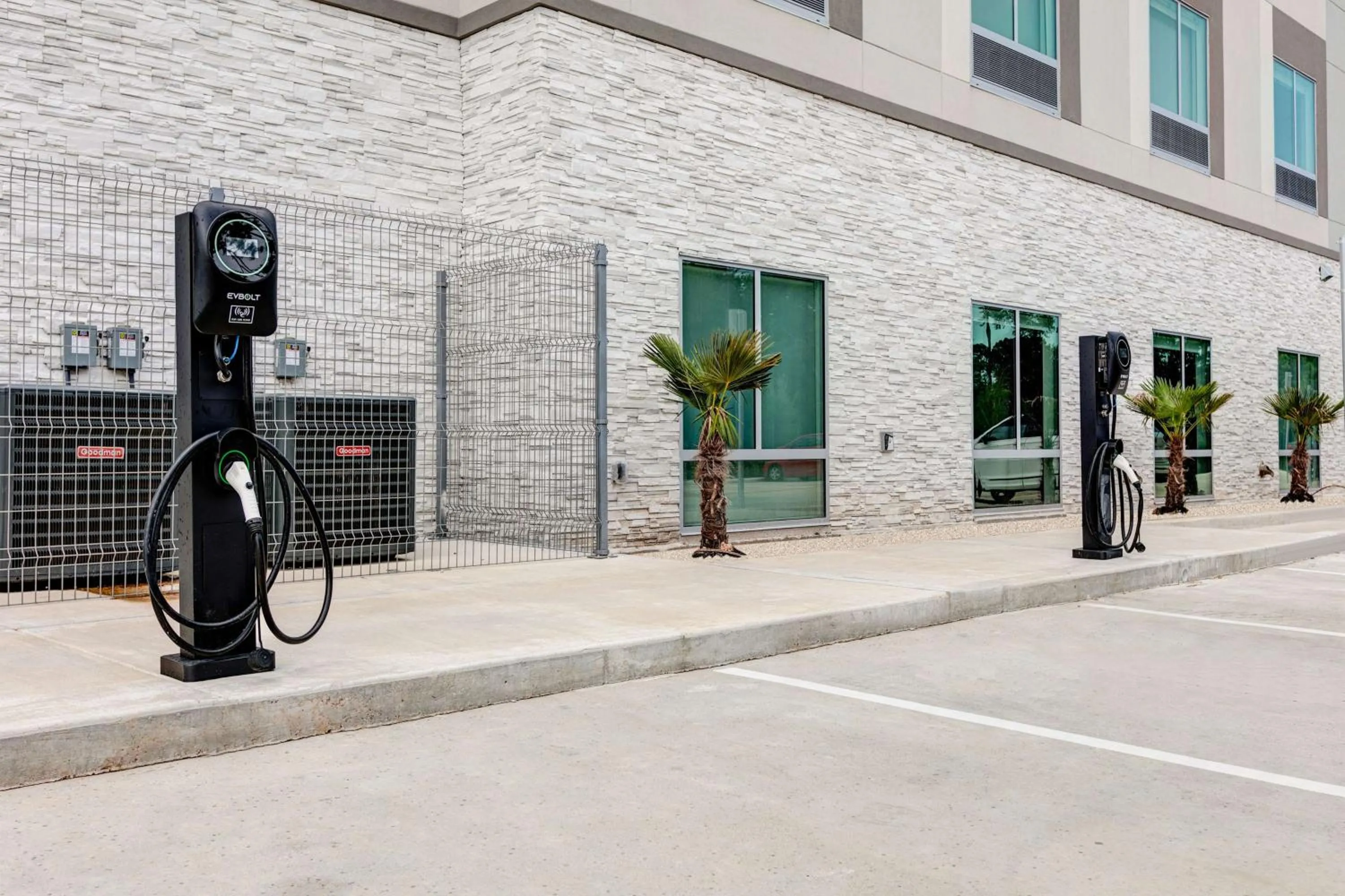 Property building in Hampton Inn & Suites by Hilton Shenandoah The Woodlands