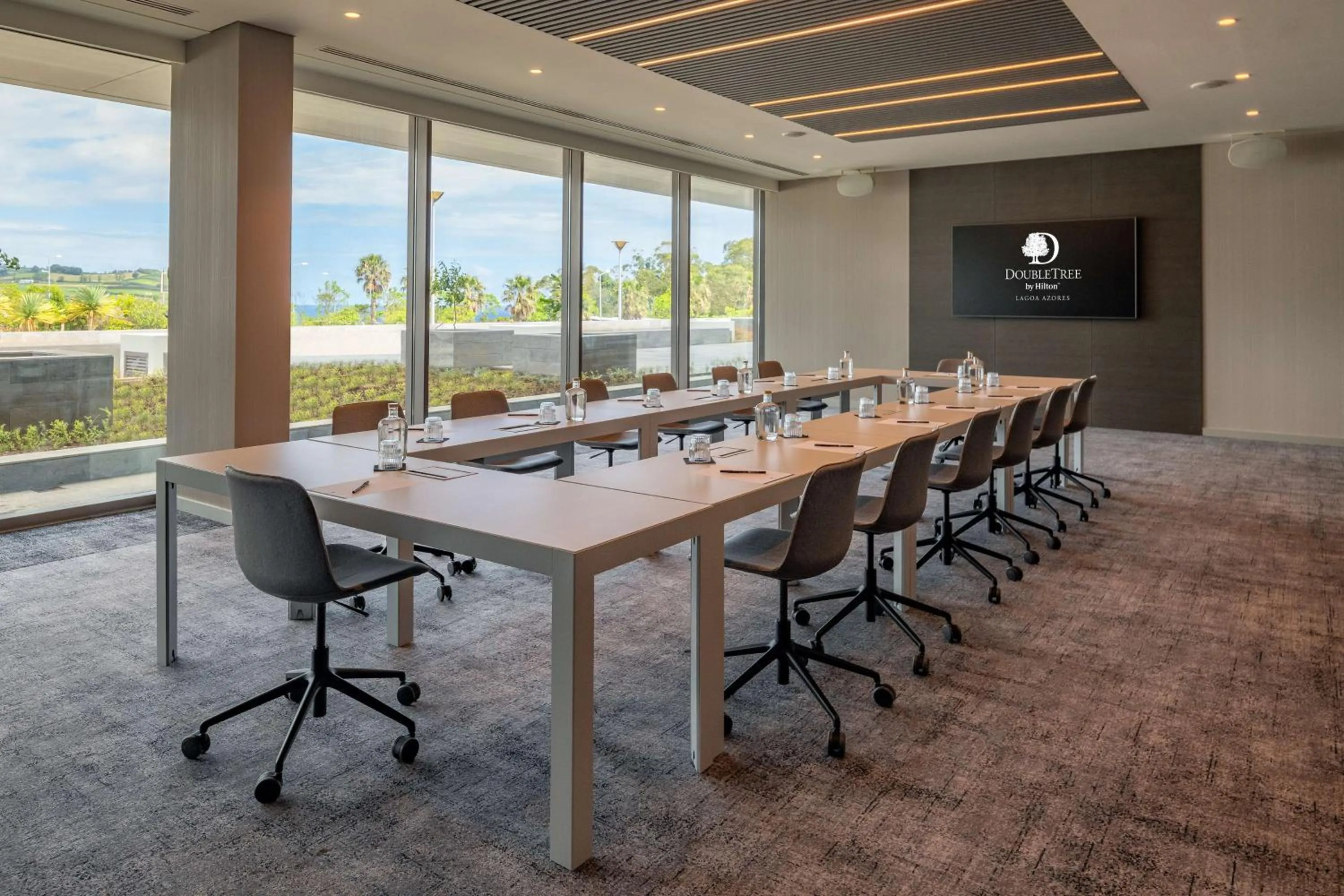 TV and multimedia in Doubletree By Hilton Lagoa Azores