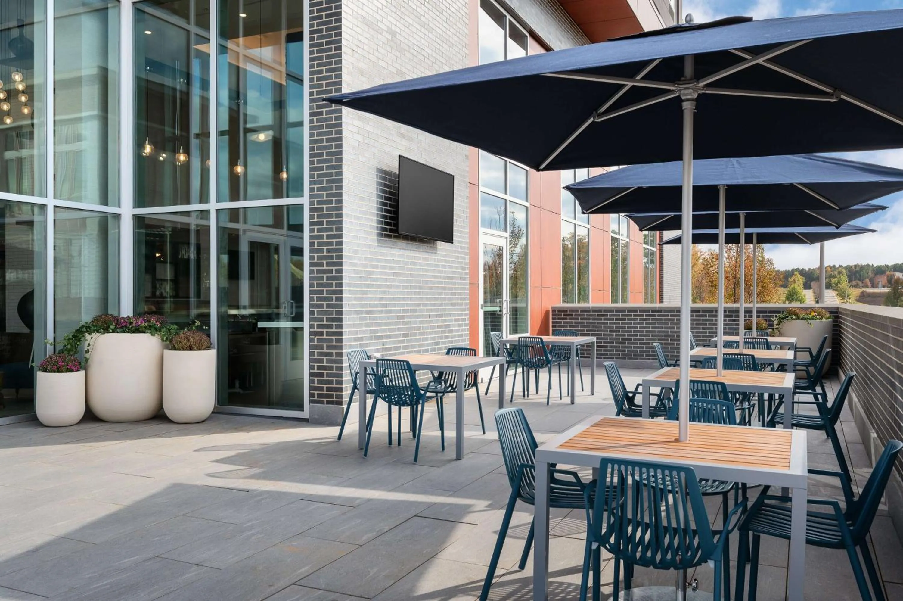 Patio in Hampton Inn & Suites by Hilton Pittsboro