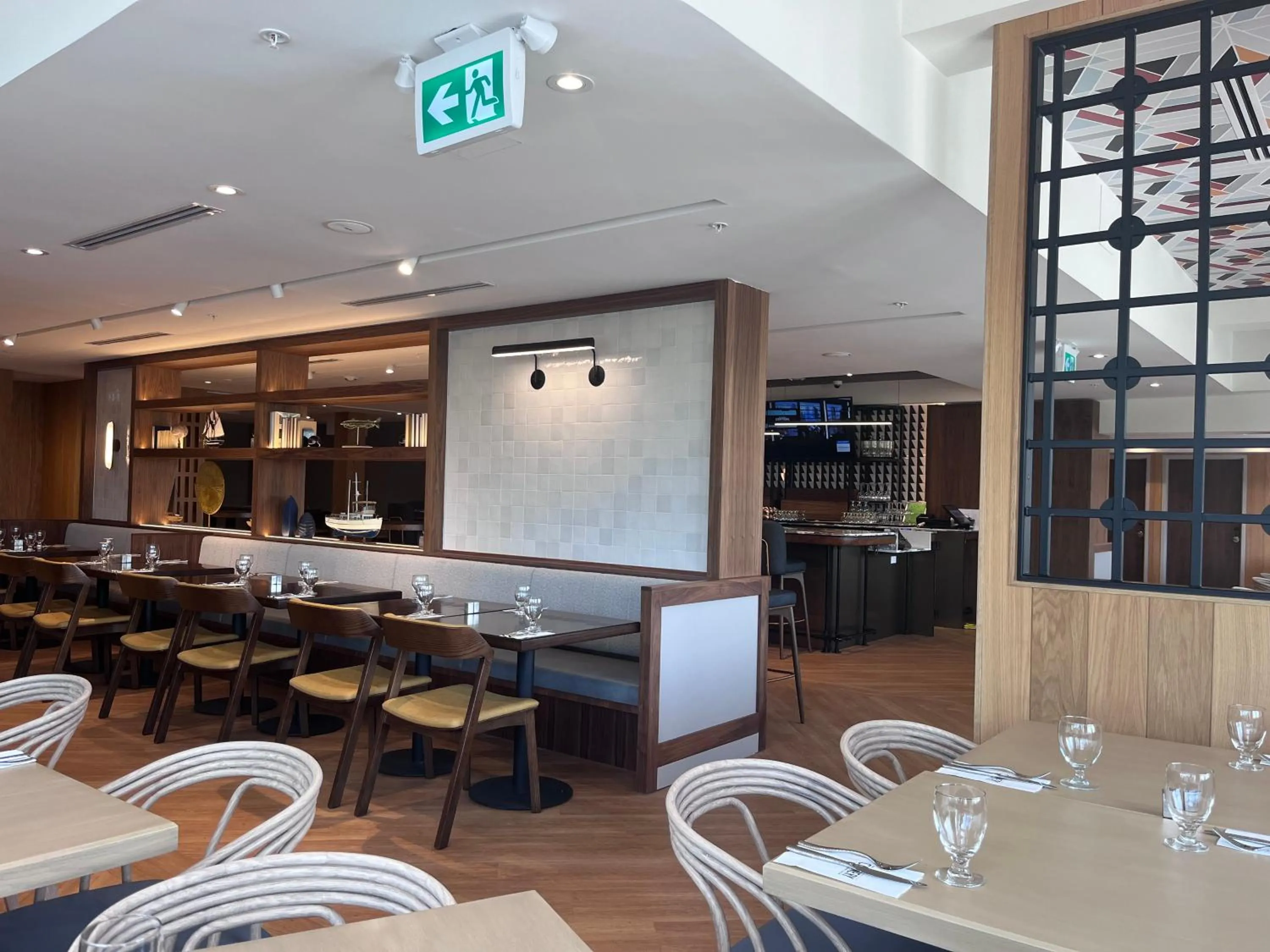 Restaurant/places to eat in Home2 Suites By Hilton Kingston