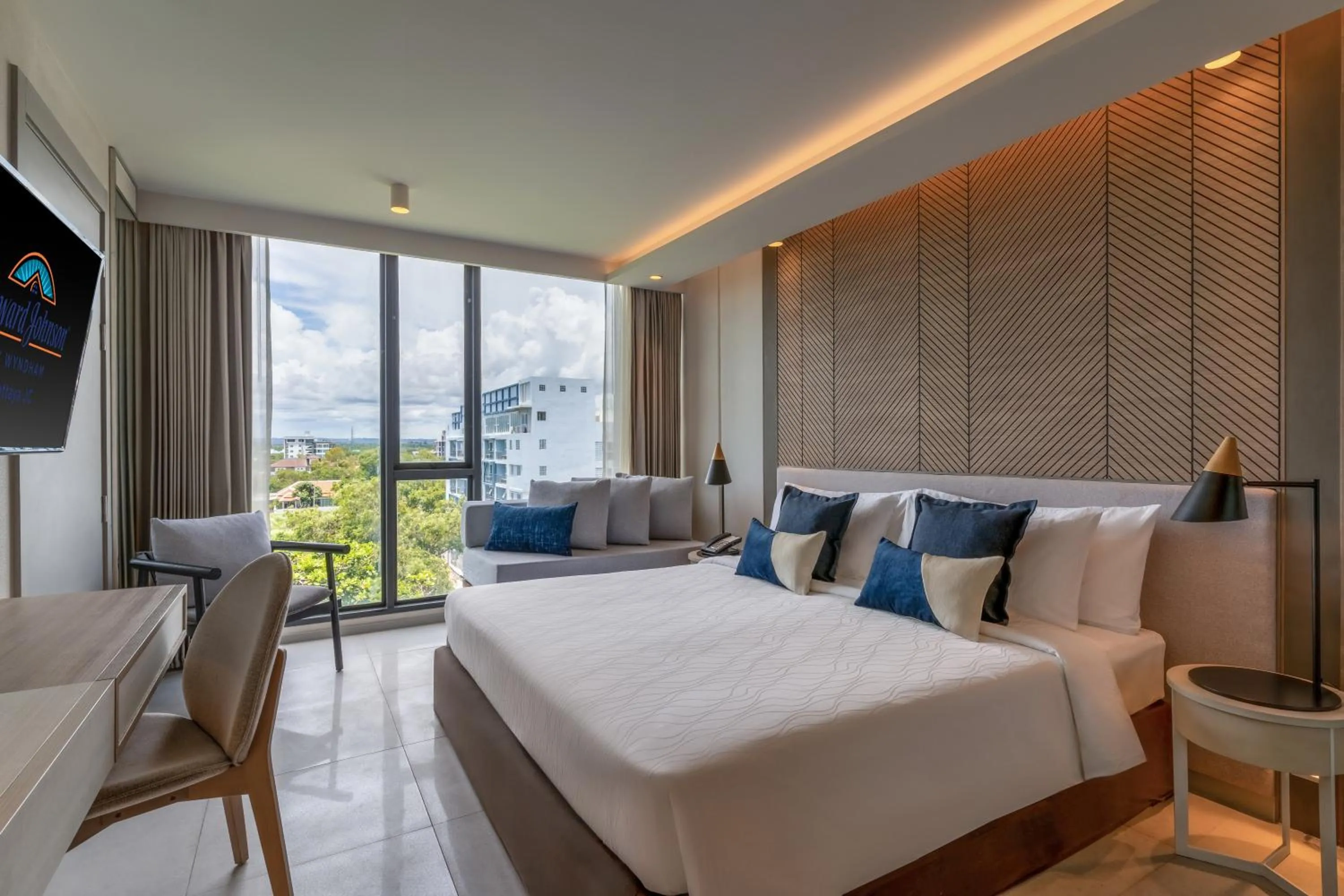 Bed in Howard Johnson by Wyndham Pattaya JC