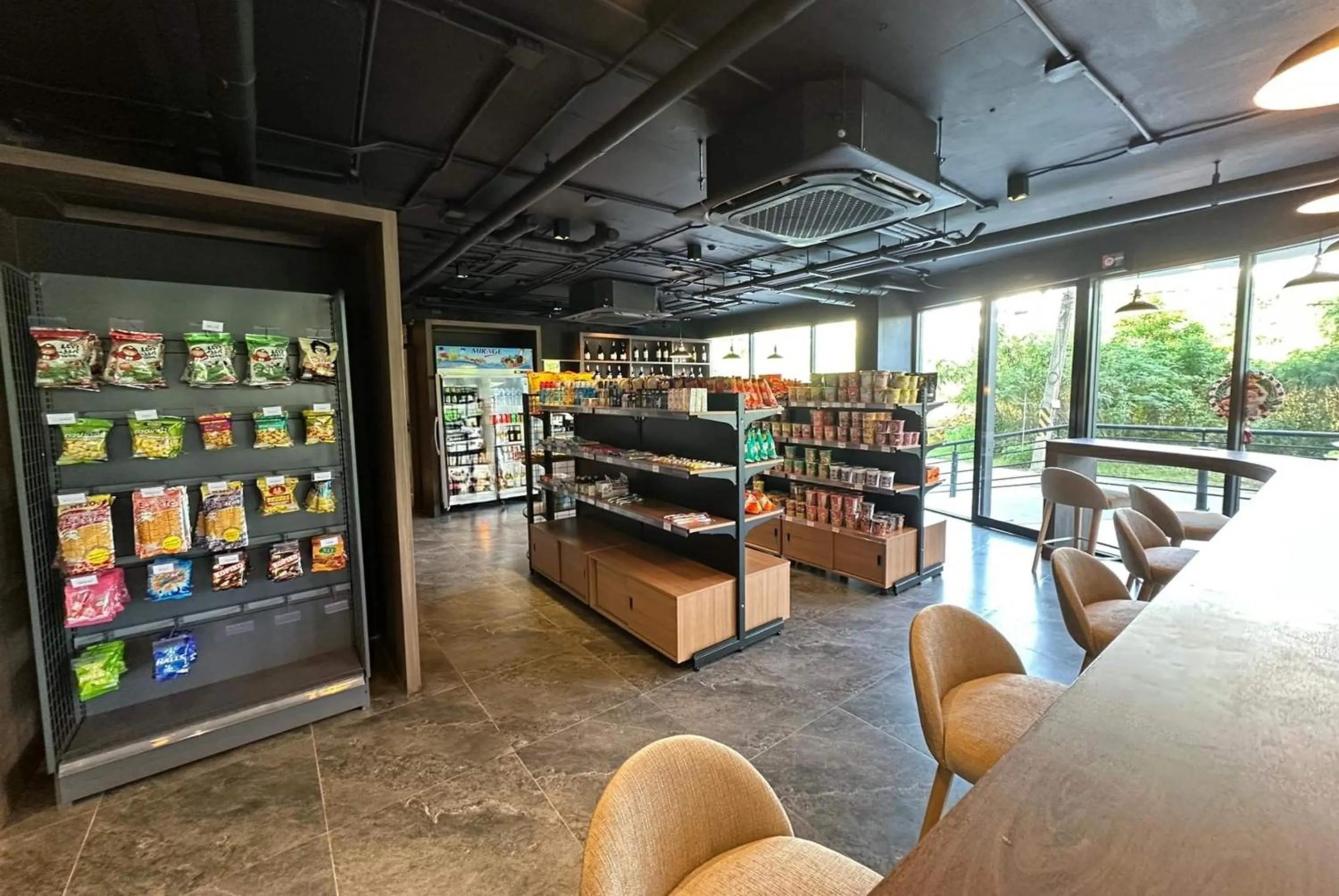 Food and drinks in Howard Johnson by Wyndham Pattaya JC