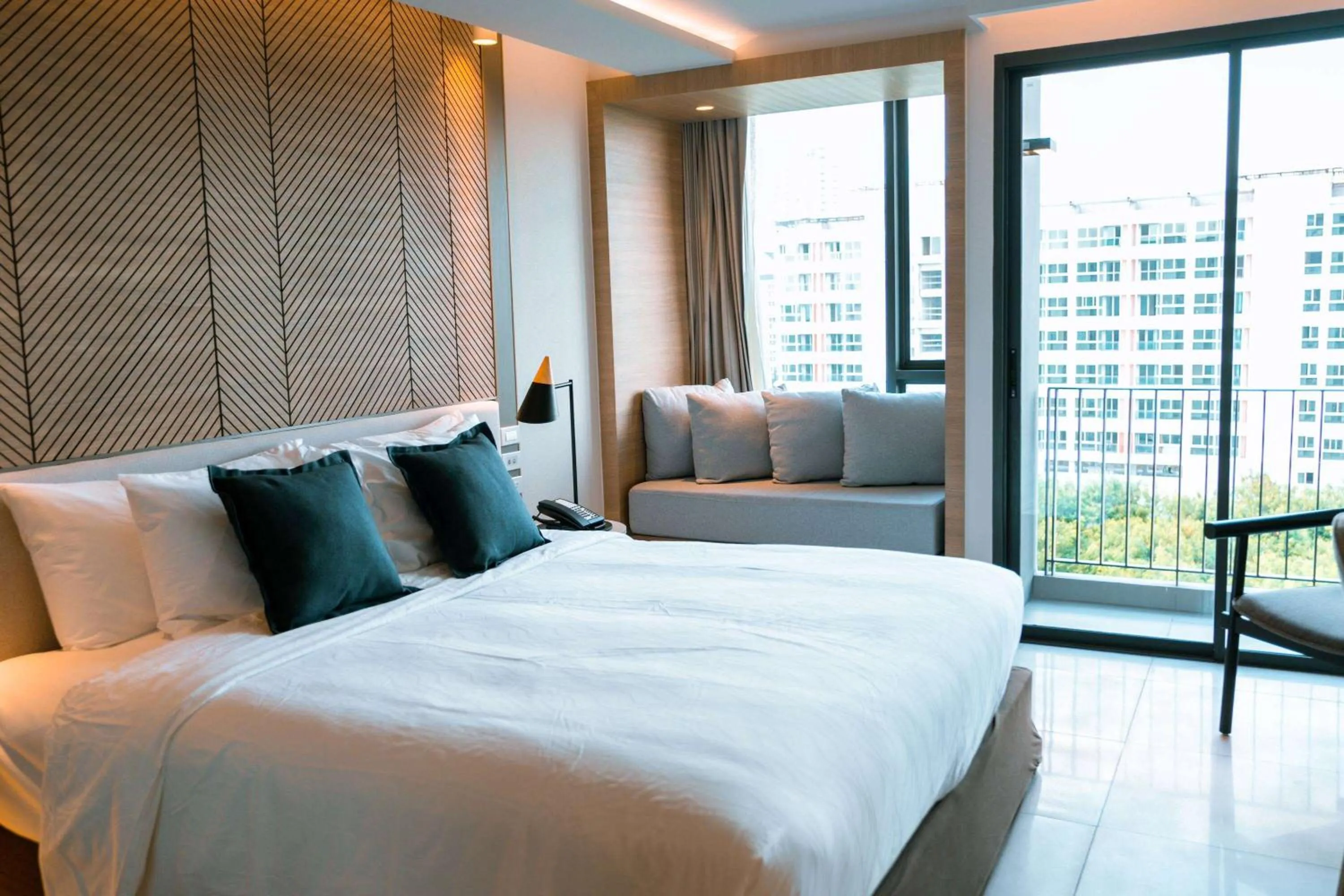 Photo of the whole room, Bed in Howard Johnson by Wyndham Pattaya JC