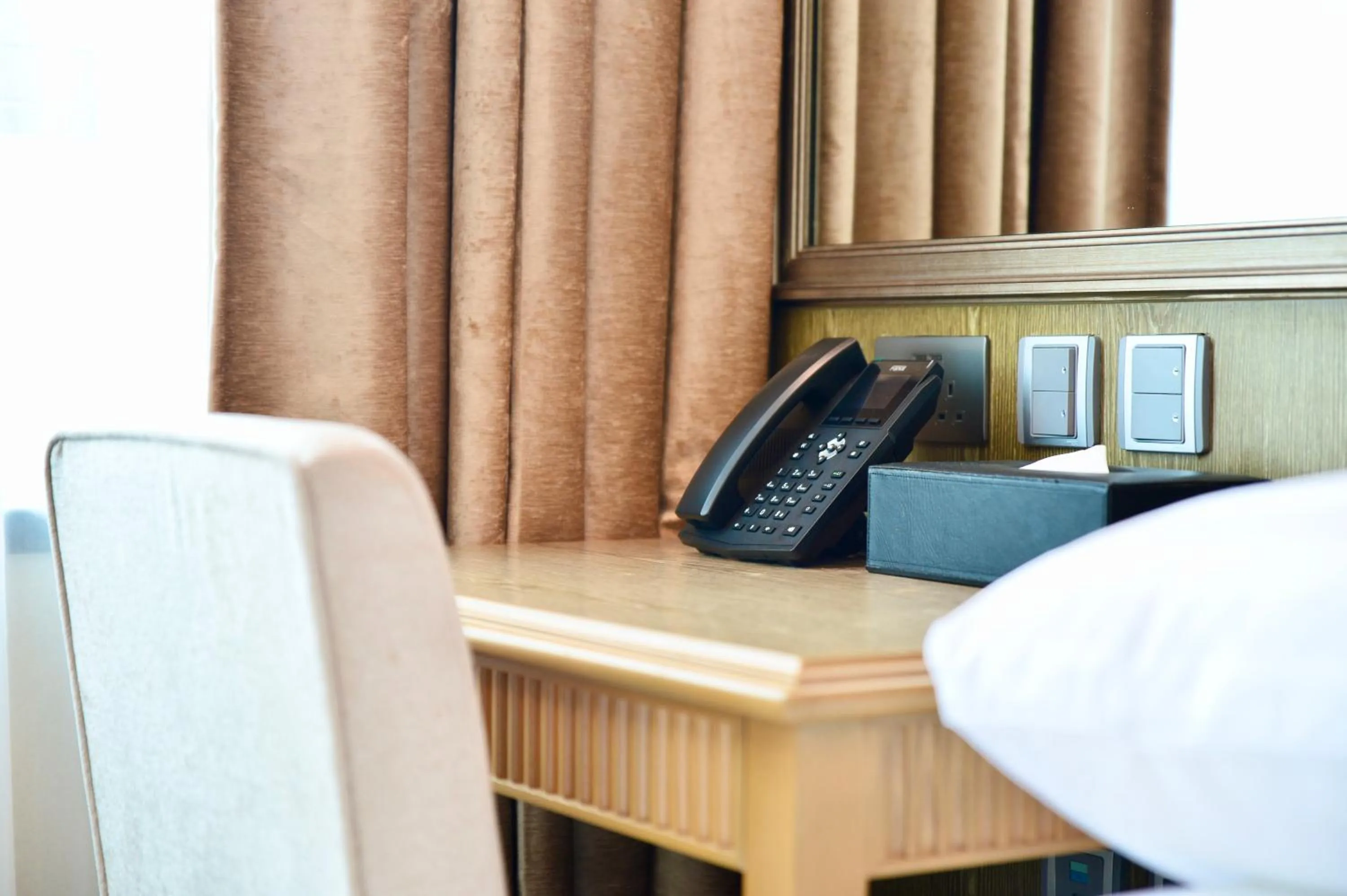 hair dresser in Kew Green Hotel Mongkok