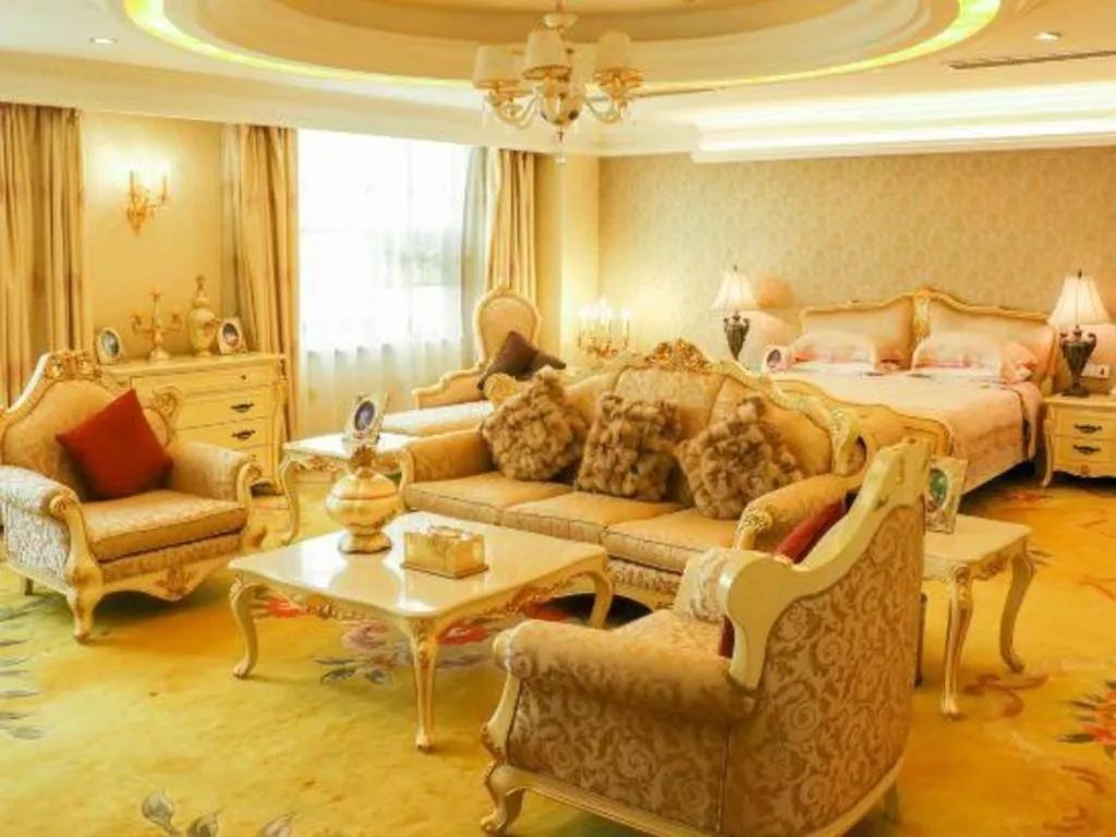 Bed in Zhongzhou International Hotel