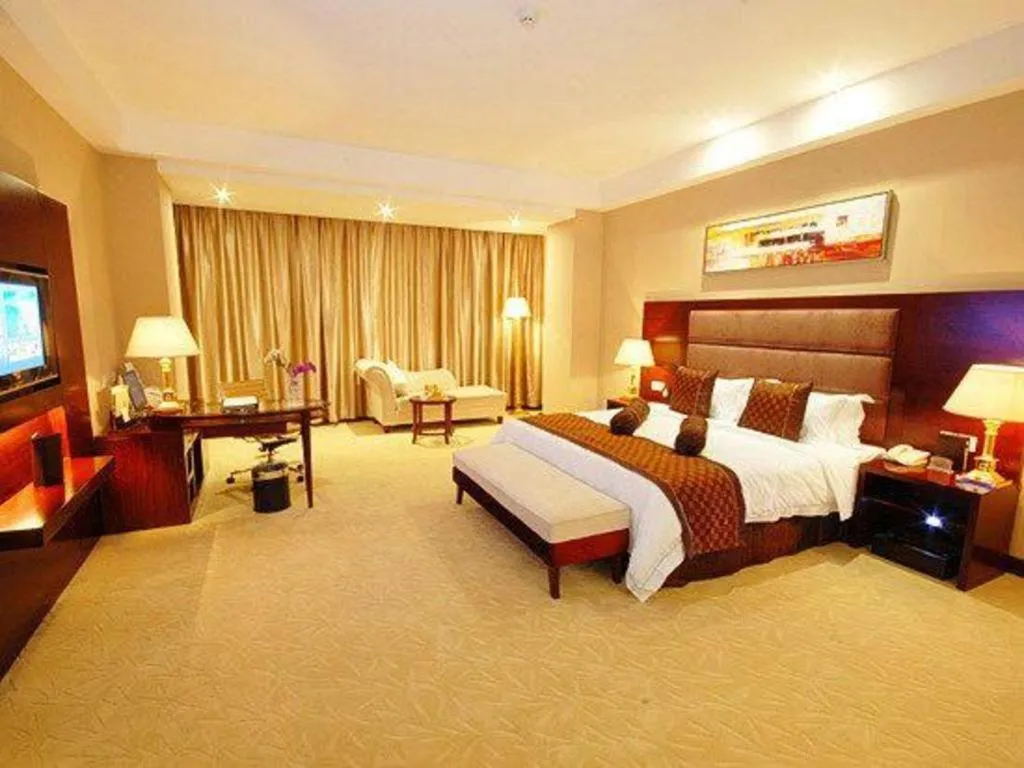 Bed in Zhongzhou International Hotel
