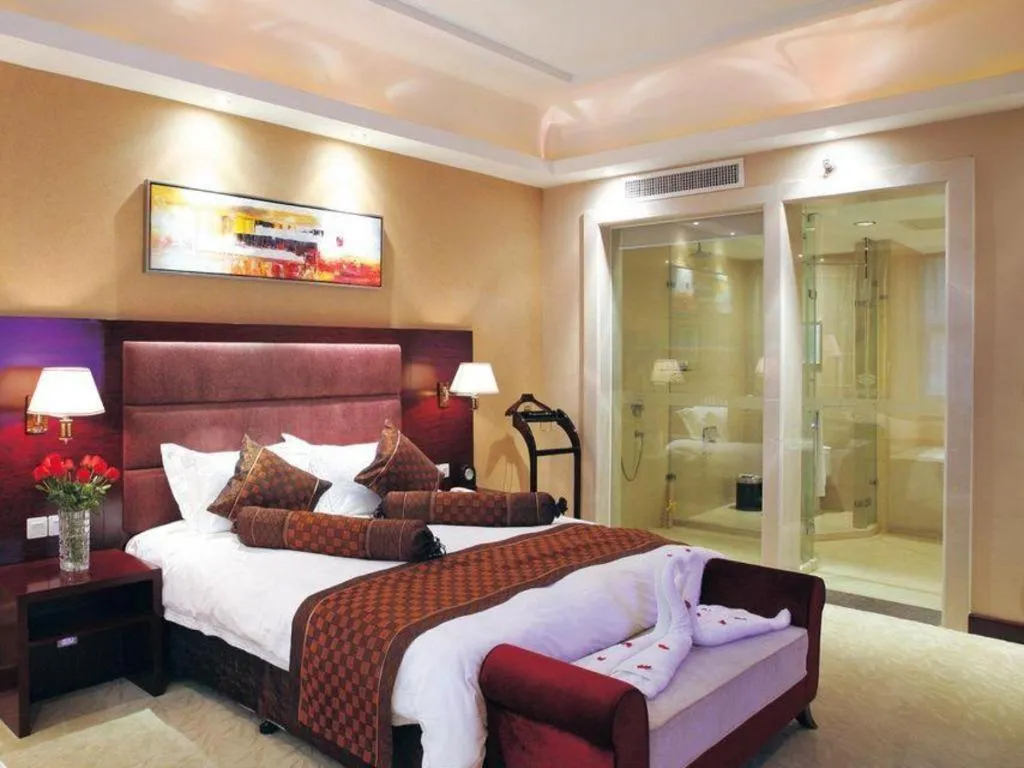 Bed in Zhongzhou International Hotel