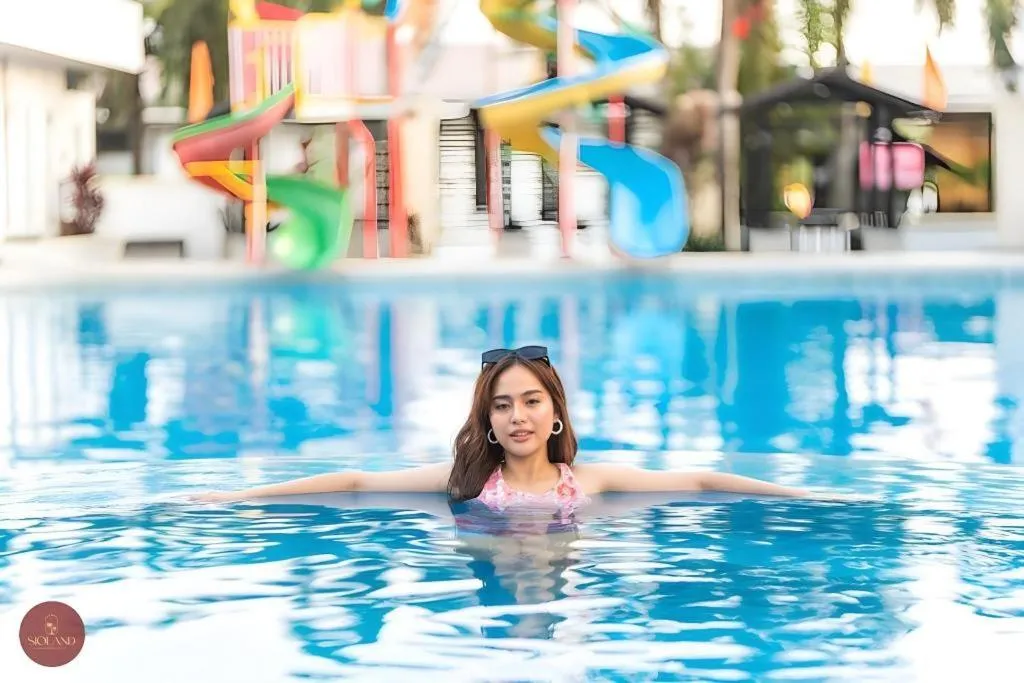 Quezon Premier Hotel - Candelaria