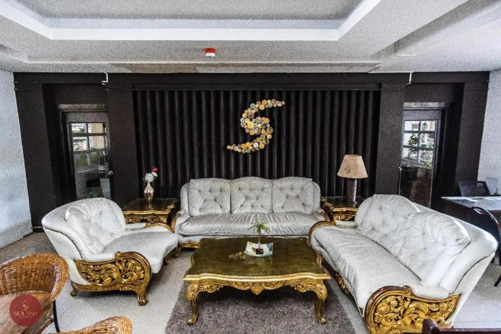 Quezon Premier Hotel - Candelaria