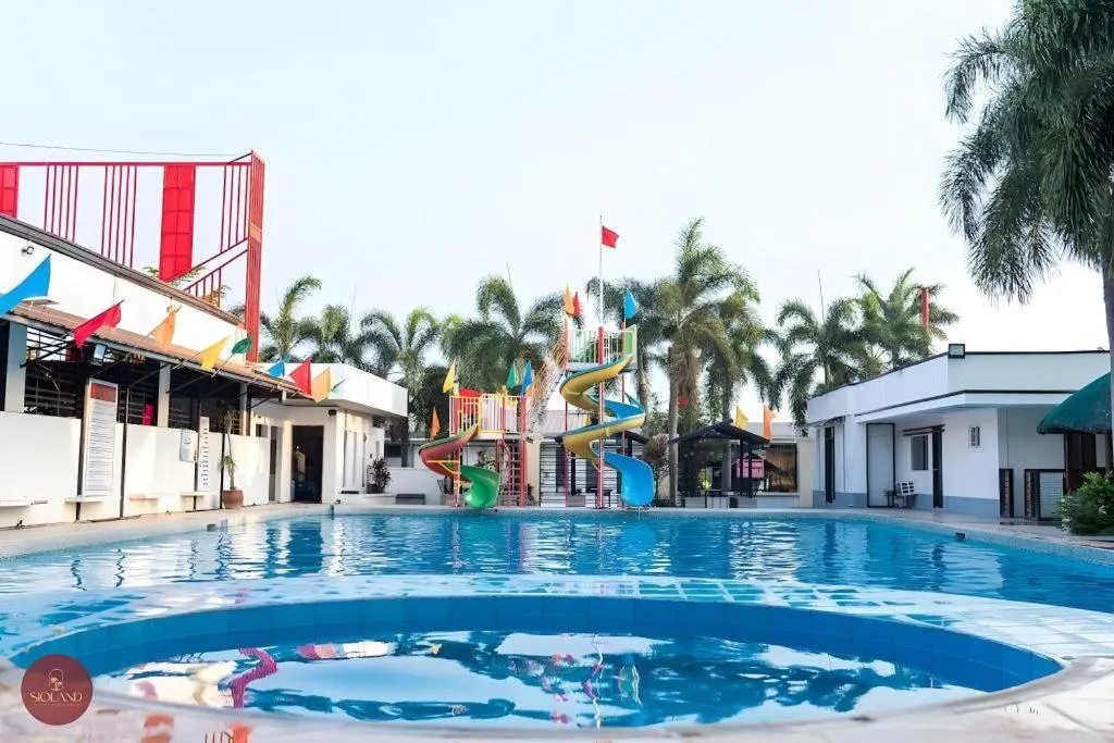 Quezon Premier Hotel - Candelaria