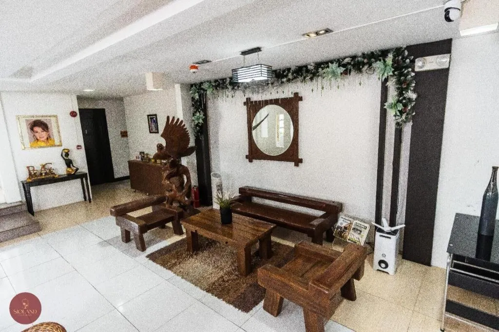 Quezon Premier Hotel - Candelaria