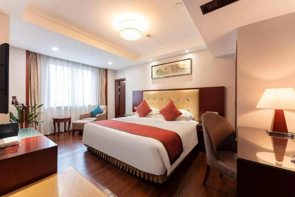 Bed in Shaoxing Yintai Hotel