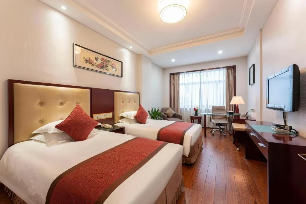 Bed in Shaoxing Yintai Hotel