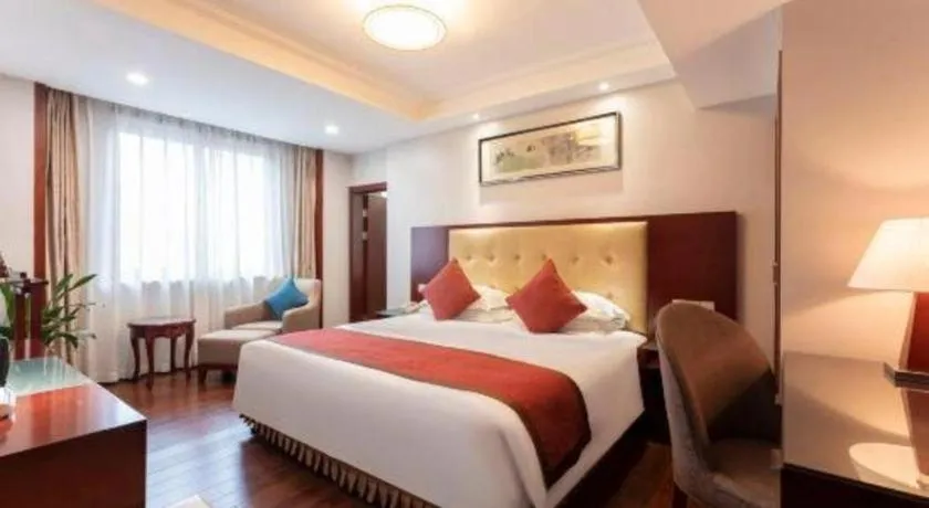 Bed in Shaoxing Yintai Hotel