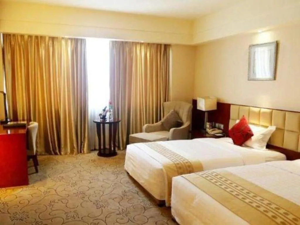 Bed in Chengdu Yinsheng International Hotel