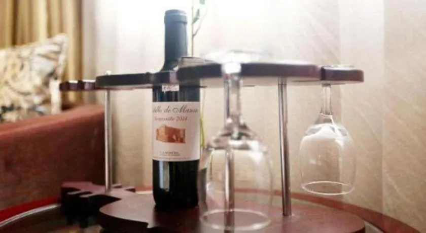 Chengdu Yinsheng International Hotel