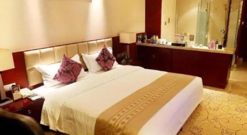 Bed in Chengdu Yinsheng International Hotel