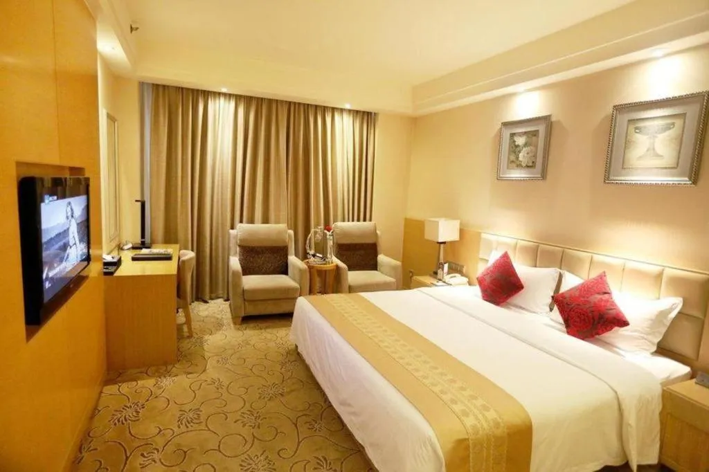 Bed in Chengdu Yinsheng International Hotel