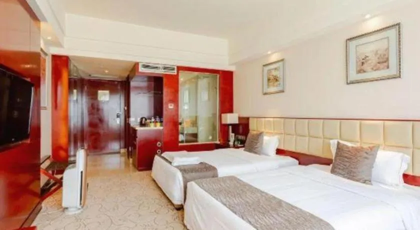 Bed in Chengdu Yinsheng International Hotel