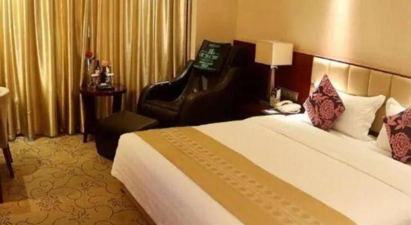 Bed in Chengdu Yinsheng International Hotel