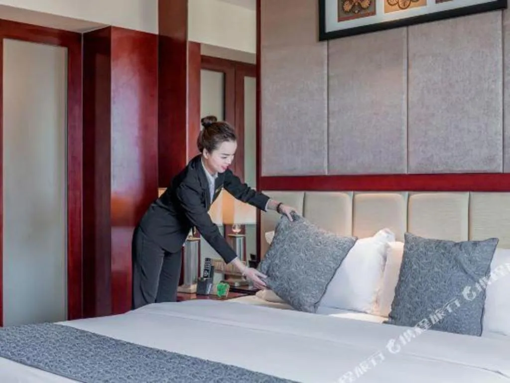 Bed in Chengdu Yinsheng International Hotel