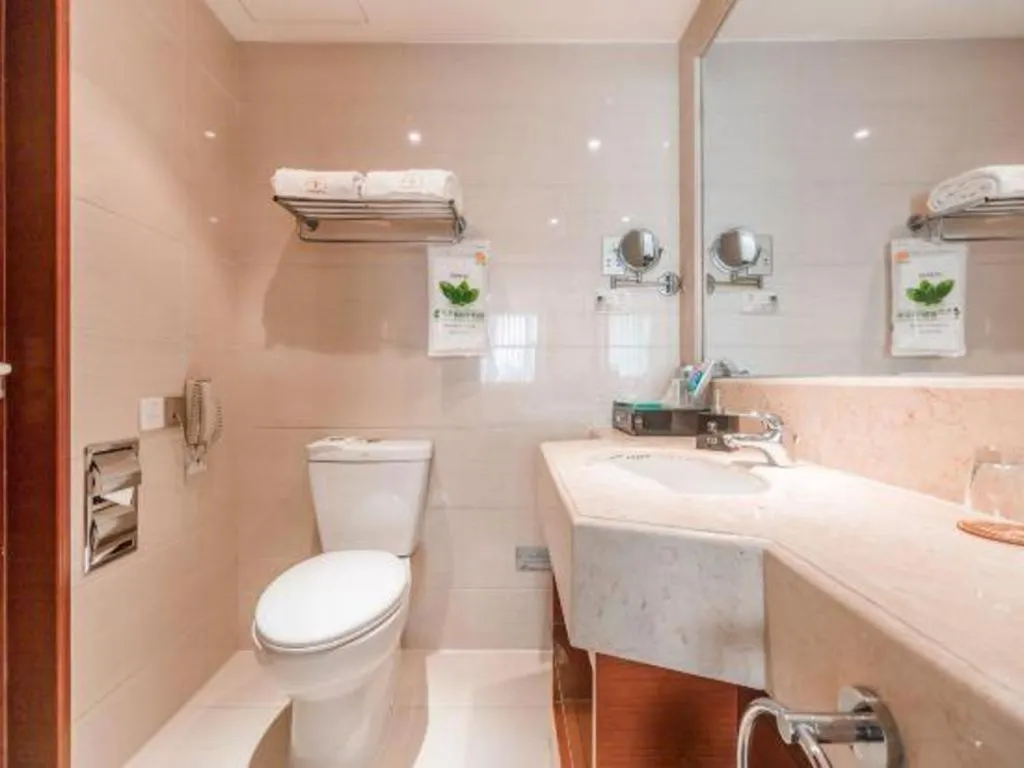 Chengdu Yinsheng International Hotel