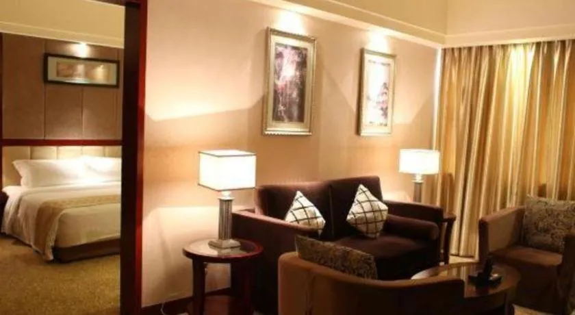 Bed in Chengdu Yinsheng International Hotel