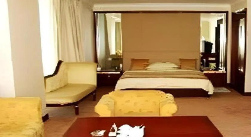 Bed in Dongying Dongsheng Hotel