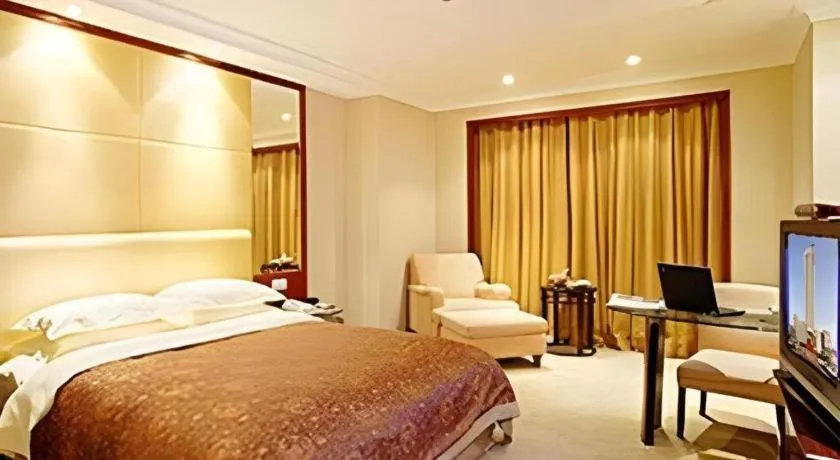 Bed in Dongying Dongsheng Hotel