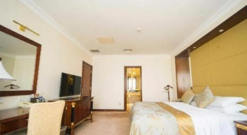 Bed in Dongying Dongsheng Hotel